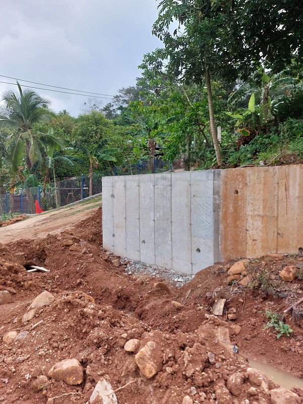 Construyen muros de contención para evitar que viviendas colapsen por  deslizamiento de tierra en Arraiján – Ministerio de Vivienda y Ordenamiento  Territorial